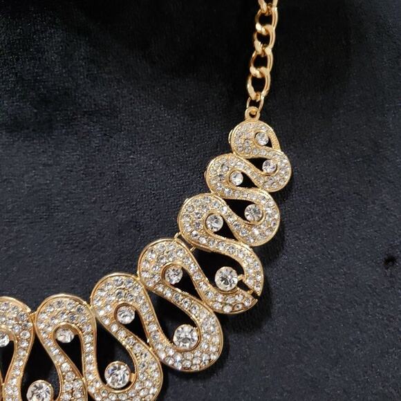 Womens Gold Tone Rhinestones Snake Shaped Collar Necklace with Lobster Clasp - Picture 3 of 7